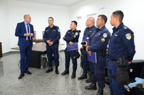  Deputados Ismael Crispin e Anderson Pereira homenageiam Policiais Militares com Voto de Louvor