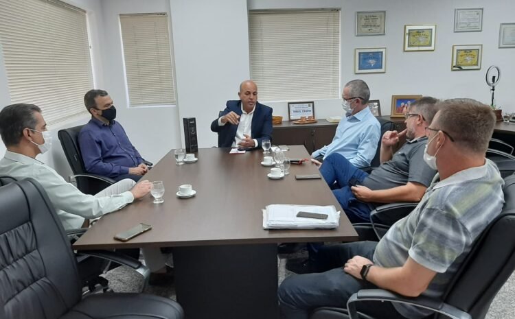  Deputado Ismael Crispin recebe representantes da Globoaves para tratar de investimentos na avicultura