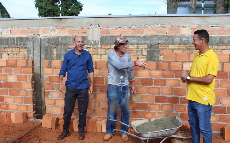  Deputado Ismael Crispin visita obras em escola infantil de São Miguel do Guaporé