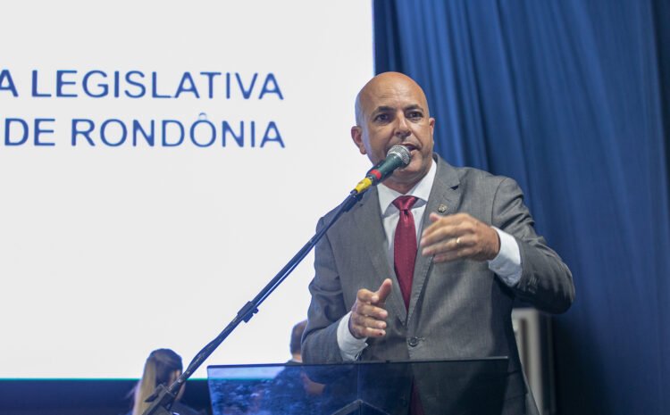  Deputado Ismael Crispin toma posse para segundo mandato e faz compromisso com a saúde de Rondônia