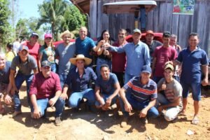 Seringueras: Ismael Crispin fortalece agricultura familiar com entrega de implementos agrícolas