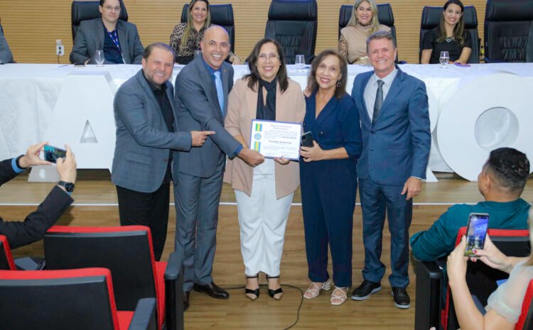  Deputado Ismael Crispin homenageia educadores de Rondônia com Votos de Louvor