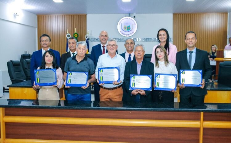  Deputado Ismael Crispin entrega Títulos Honoríficos a figuras ilustres de Espigão do Oeste 