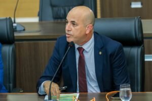 Assembleia derruba veto ao PLC do deputado Ismael Crispin e garante direitos aos professores readaptados da Seduc