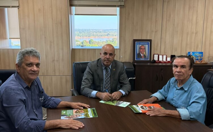 Deputado Ismael Crispin recebe pesquisadores para tratar da modernização do cultivo da mandioca em Rondônia