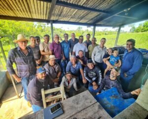 Ismael Crispin entrega implementos para agroindústria de café em Alvorada do Oeste